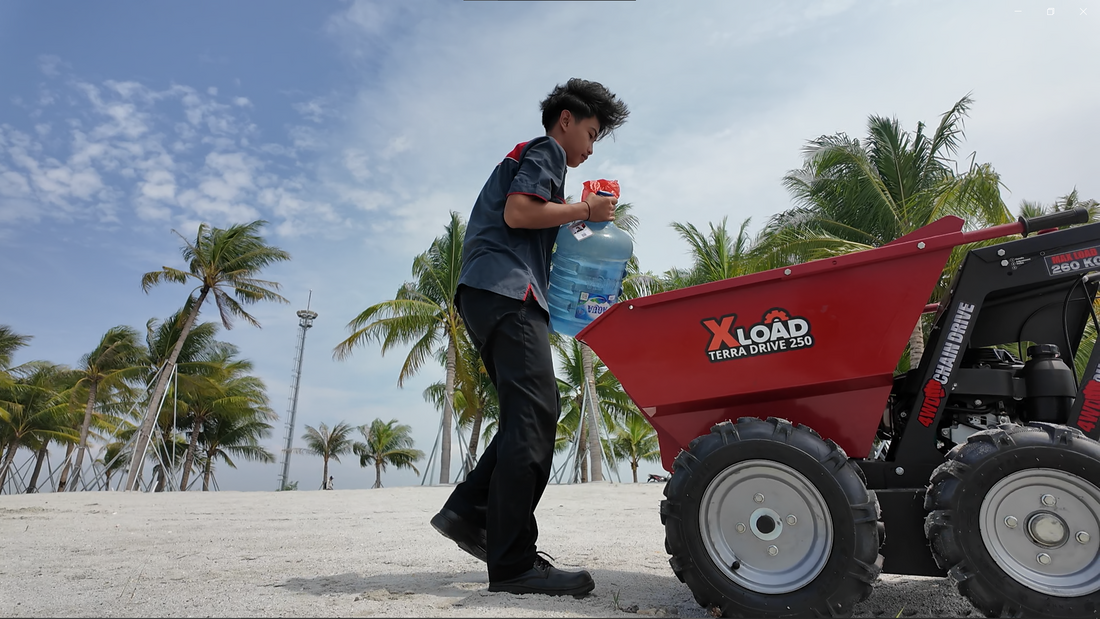 Mesin penghancur kayu profesional Dragone Italy terpasang pada excavator untuk solusi replanting kelapa sawit tanpa pembakaran.